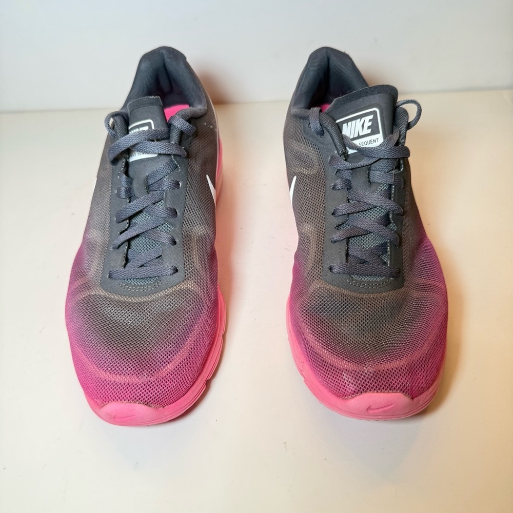 Nike Air Max Sequent Black Pink  Size 8.5